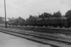 Armoured_train_panzerzug_with_tanks