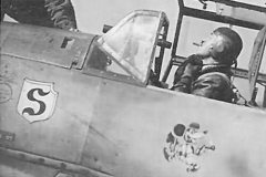 Adolf_Galland_in_Bf109