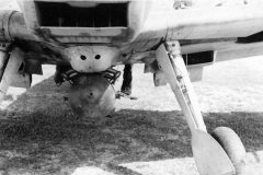 Bf109E_5.JG_27_SC_250_KG_Bomb_Balkans_1941