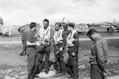 Bf109_G_1.JGr_Ost_Oblt._Edwin_Thiel_Biarritz_1943