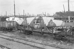 Bf109_wings_on_railway_flatcar