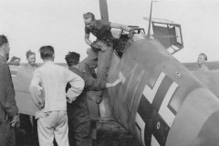 Bf_109_F_yellow_11_6.JG_51_Oblt_Walter_Stara_Bychow_1941