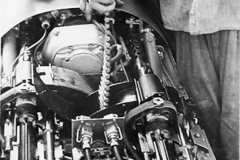 Bf_109_in_Wiener_Neustadter_Flugzeugwerke_factory_8