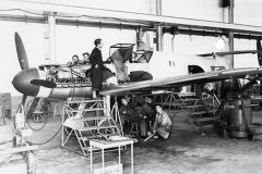 Bf_109_in_Wiener_Neustadter_Flugzeugwerke_factory_9