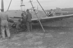 Me109e_6_JG_27_bruch_bei_landung_balkan_1941