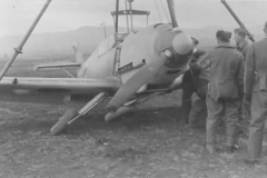 Me109e_6_JG_27_bruch_bei_landung_balkan_1941_2