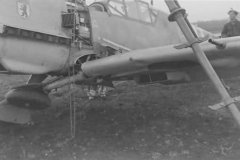Me109e_6_JG_27_bruch_bei_landung_balkan_1941_3