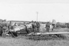 Messerschmitt_Bf_109_belly_landing