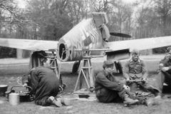 maintenance_of_a_Bf_109