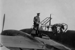 Messerschmitt_Bf_110_and_pilot
