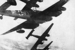 Messerschmitt_Bf_110_fighters_in_action