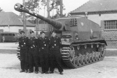 crew_of_the_Dicker_Max_Schwere_Panzerjager-Abteilung_521