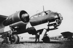 Warming_up_the_engine_of_Do17_Z-1_KG2
