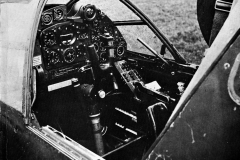 Do_335_cockpit_2