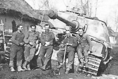 Ferdinand_Schwere_Panzerjager_Abteilung_653_In_Nikopol_2