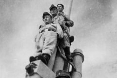 Flak_105_mm_anti_aircraft_artillery