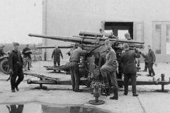 Flak_88_anti_aircraft_artillery