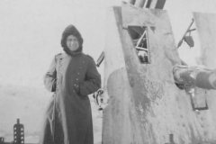 Flak_88_in_anti_aircraft_position_winter