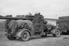 Flak_88_towed_behind_an_halftrack