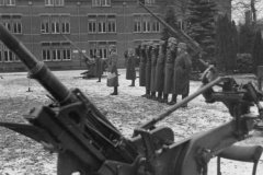 anti_aircraft_gun_Flak_88_cerremony
