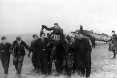 Fw_190_A_7_JG_54_1000_Luftsieg_Libau_Kurland_Winter_1944