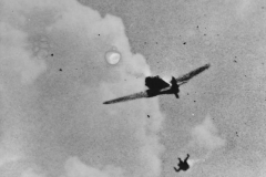 Luftwaffe_pilot_bails_out_of_his_Fw190