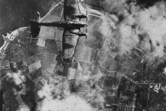 Bomber_Heinkel_He111_during_Battle_of_Britain_1940