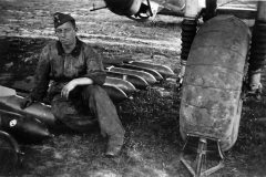 He111H_landing_gear_5_KG_26_France_Vannes_1940