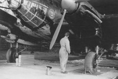 He111_2.KGr_100_in_Vannes_France_1941_night_camo