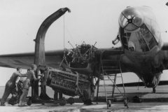 Heinkel_He111_engine_replacement