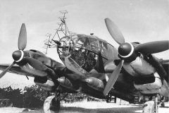 Heinkel_He_111_H-18_with_FuG_200_Hohentwiel_radar_and_torpedos_1943
