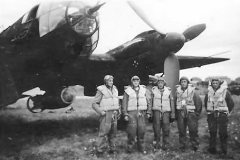 Heinkel_He_111_and_luftwaffe_crew