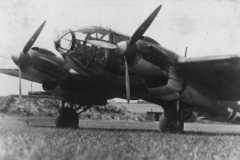 Heinkel_He_111_front_view
