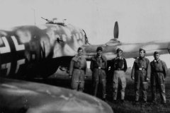 Luftwaffe_crew_and_He111
