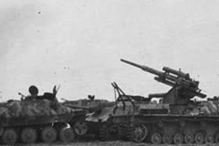 Hetzer_and_Panzer_IV_with_Flak_88