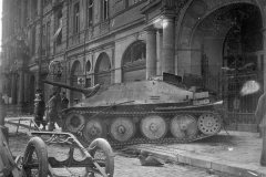 Hetzer_tank_destroyer_1945
