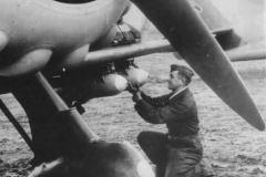 Checks_Bombs_on_Hs_123_1939