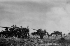 Hummel_howitzers_ready_for_firing