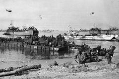 111th_Naval_Construction_Battalion_Landing_at_Omaha_Beach_D-Day_Normandy_1944_LCT-562_USS_LST-502