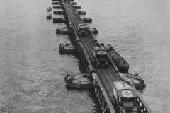 Ambulances_Ferry_Wounded_over_Mulberry_Harbor_near_Arromanches_Normandy_1944