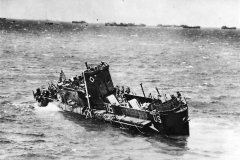 LCI_L_85_just_before_sinking_off_Omaha_Beach_on_D-Day