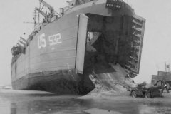 LST_532_Unloads_Jeep_On_Omaha_Beach_D-Day_Normandy_1944