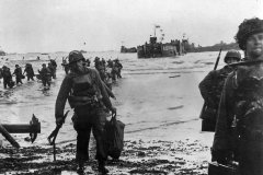 US_assault_troops_landing_on_Utah_Beach_on_D-Day