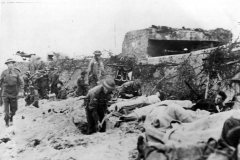 Wounded_Canadian_Soldiers_on_Juno_Beach_D-Day