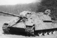 Jagdpanther_130div_Lehr_apr45