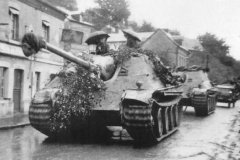 Jagdpanther_on_road