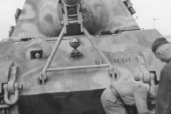 Jagdtiger_from_schwere_Panzer_Jager_Abteilung_653_with_zimmerit