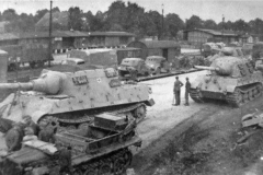 Jagdtigers_porsche_Fallingbostel_1944
