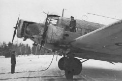 Junkers_Ju_52_3m_winter_camo_1943_1944