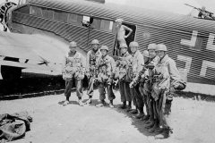 Junkers_Ju_52_and_Fallschirmjager